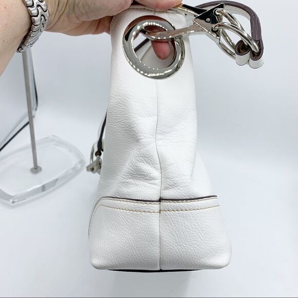 White Hobo Bag w/chunky Silver Rings‎ - Picture 7 of 16